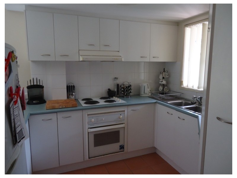 4/90 Pohlman Street, Southport QLD 4215