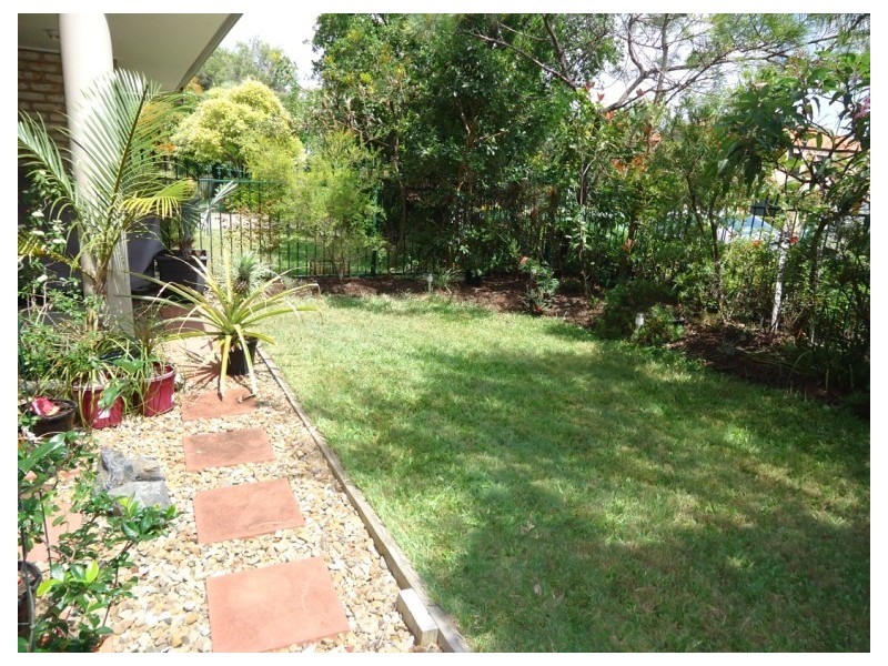 4/90 Pohlman Street, Southport QLD 4215