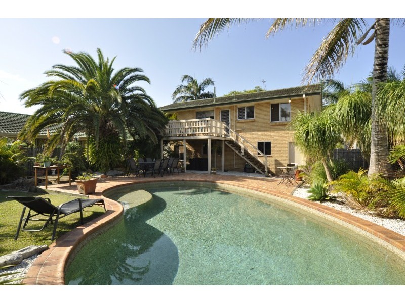 76 Poinsettia Avenue, Runaway Bay QLD 4216