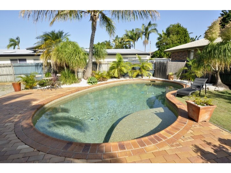 76 Poinsettia Avenue, Runaway Bay QLD 4216