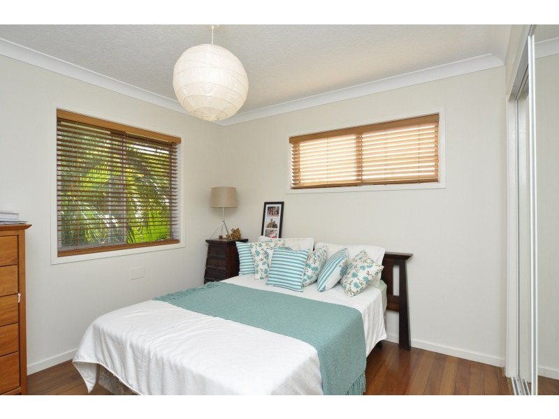 76 Poinsettia Avenue, Runaway Bay QLD 4216