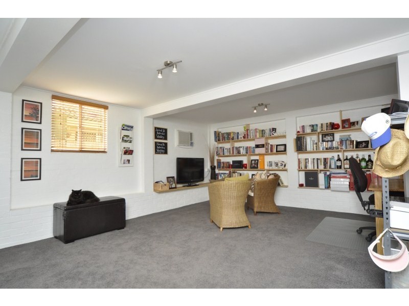 76 Poinsettia Avenue, Runaway Bay QLD 4216