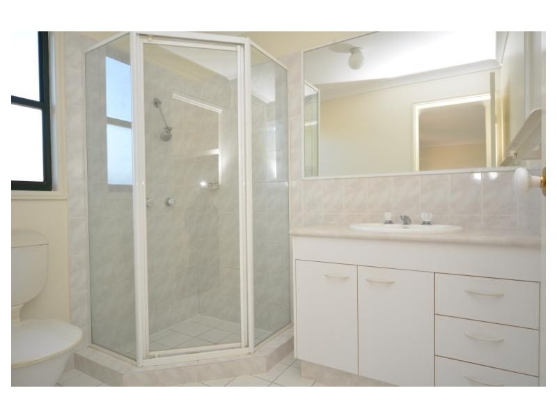 2/104 Greenacre Drive, Parkwood QLD 4214