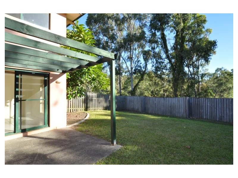 2/104 Greenacre Drive, Parkwood QLD 4214