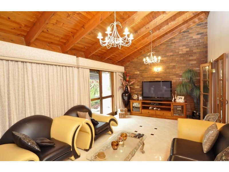 35 Thrush Avenue, Paradise Point QLD 4216