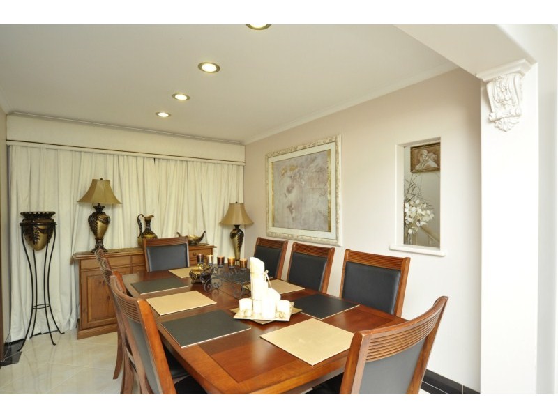 35 Thrush Avenue, Paradise Point QLD 4216