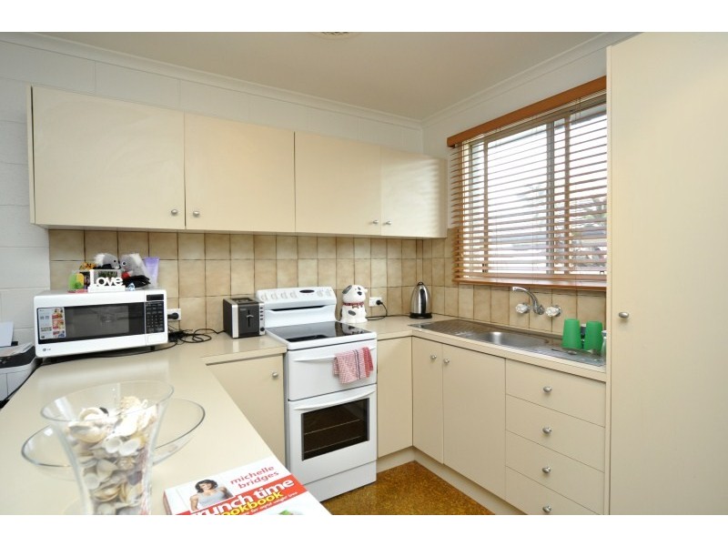 2/41 Errol Avenue, Paradise Point QLD 4216