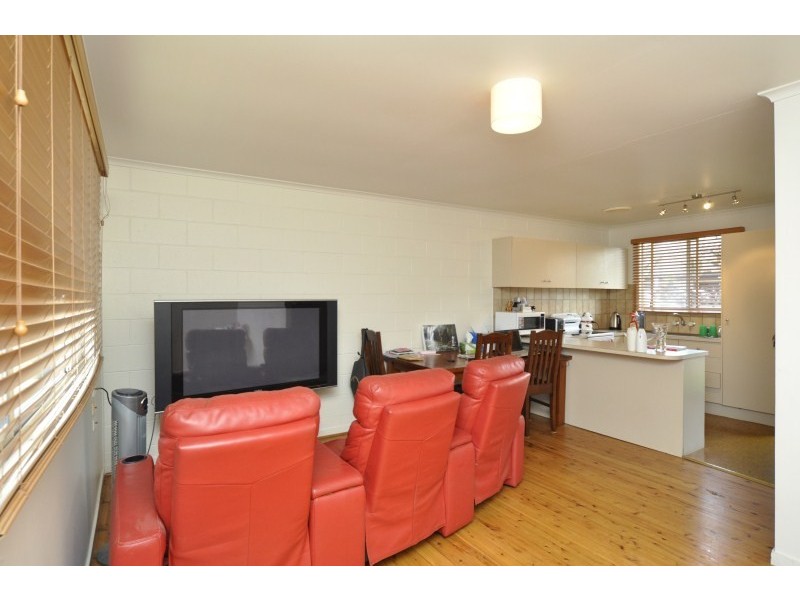 2/41 Errol Avenue, Paradise Point QLD 4216