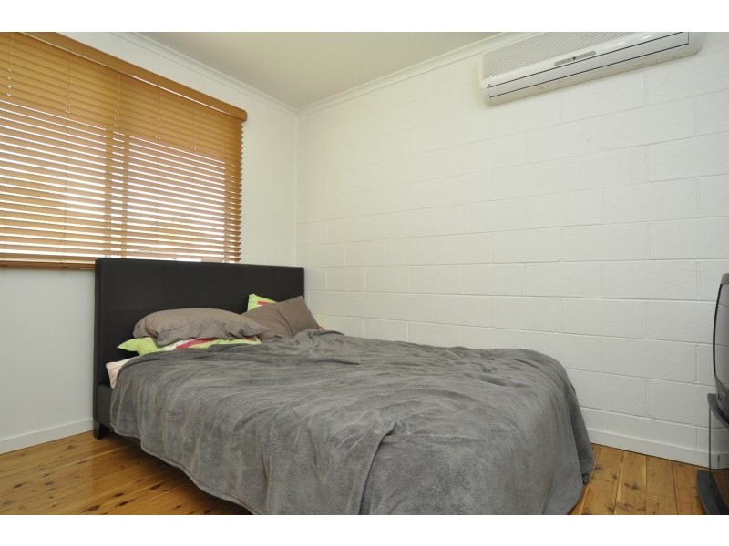 2/41 Errol Avenue, Paradise Point QLD 4216