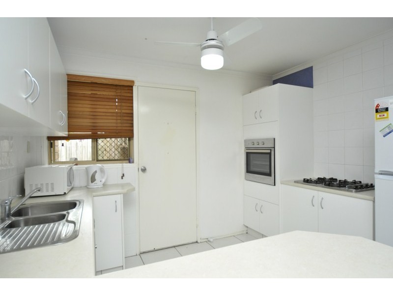 9/13 Stephanie Court, Labrador QLD 4215