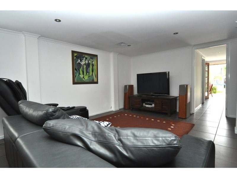 53 Annerley Avenue, Runaway Bay QLD 4216