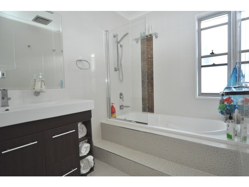 53 Annerley Avenue, Runaway Bay QLD 4216