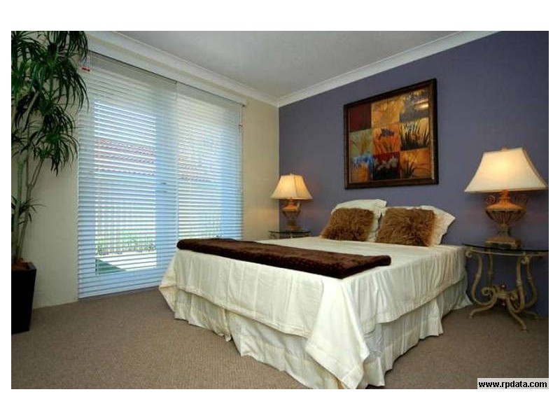 2/28 Bruce Avenue, Paradise Point QLD 4216