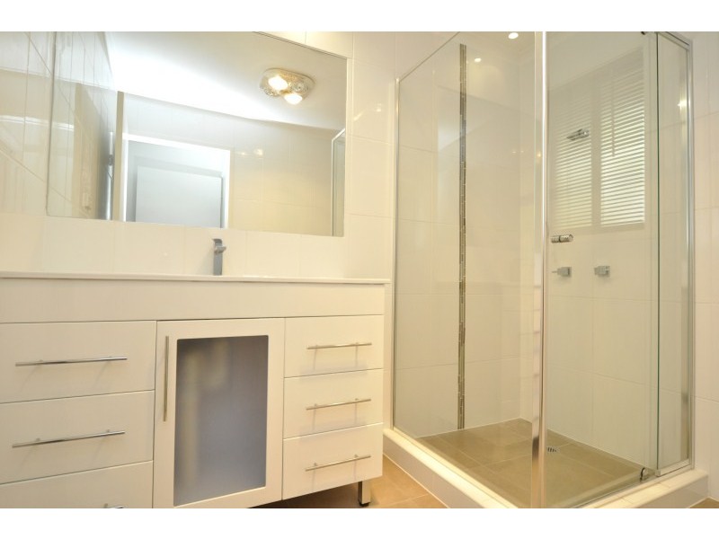 1/51 Government Road, Labrador QLD 4215