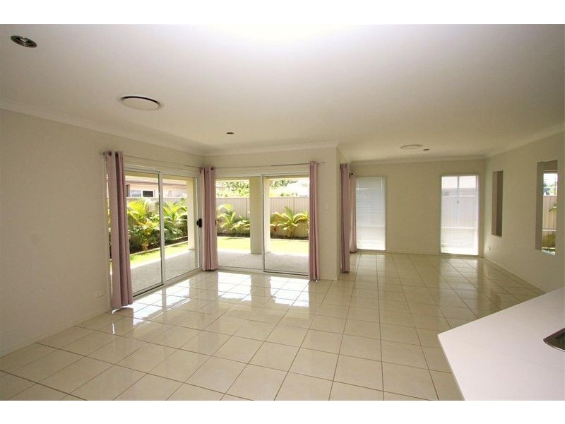 24 Iridium Drive, Hope Island QLD 4212