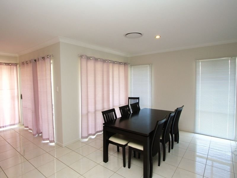 24 Iridium Drive, Hope Island QLD 4212