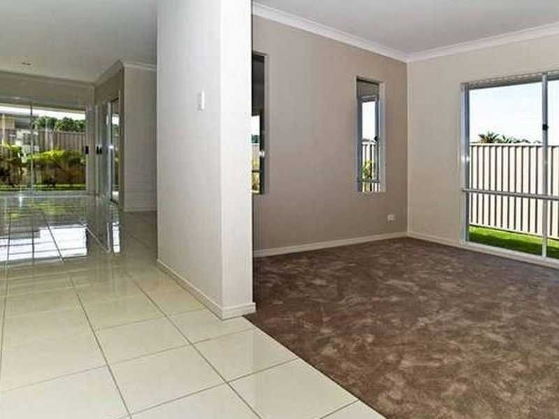 24 Iridium Drive, Hope Island QLD 4212
