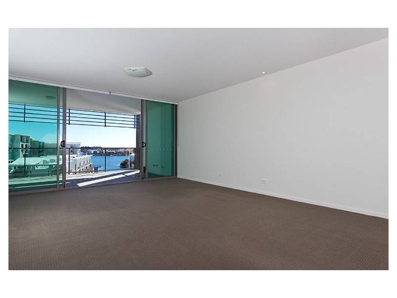 6502 Ephraim Island, Paradise Point QLD 4216