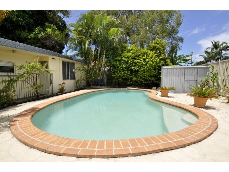 19 Annerley Avenue, Runaway Bay QLD 4216