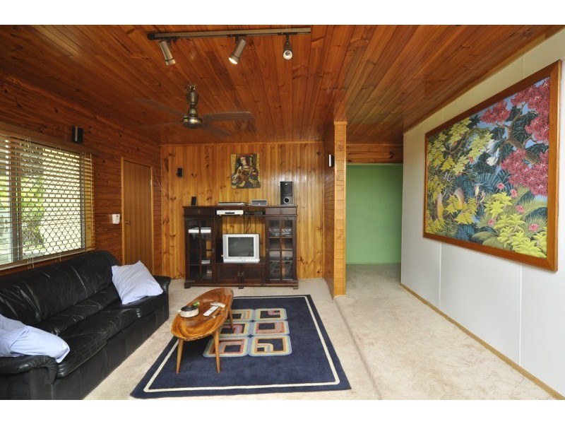 19 Annerley Avenue, Runaway Bay QLD 4216