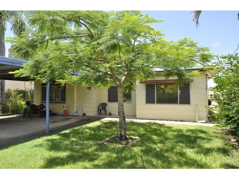 19 Annerley Avenue, Runaway Bay QLD 4216