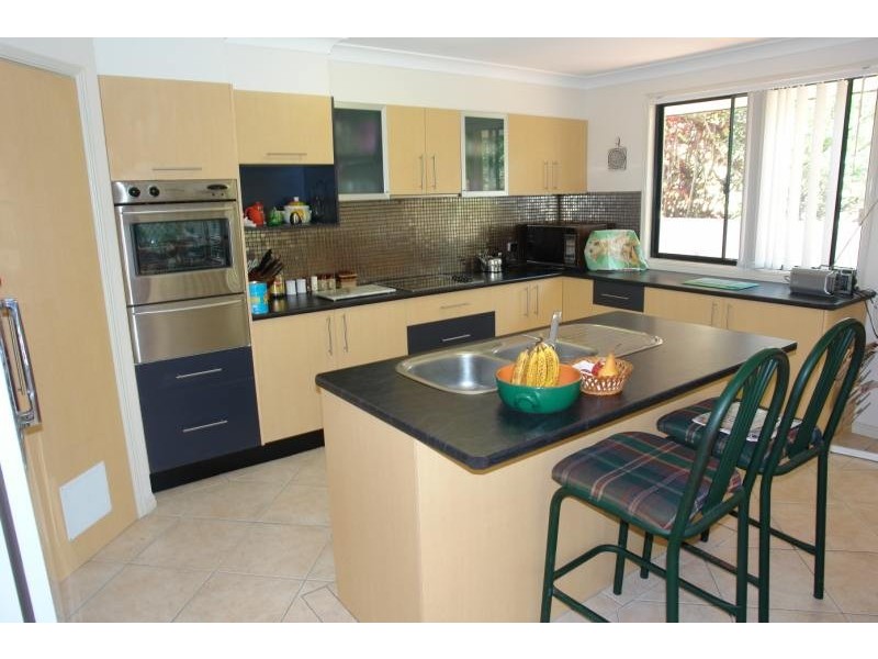 17 Sunbird Avenue, Paradise Point QLD 4216