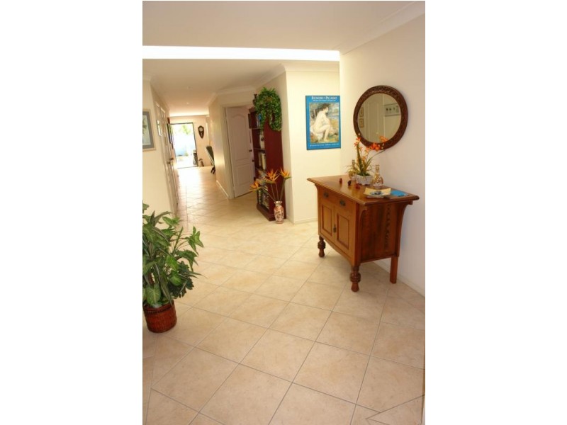 17 Sunbird Avenue, Paradise Point QLD 4216