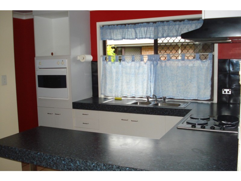 1/25 Nina Parade, Arundel QLD 4214