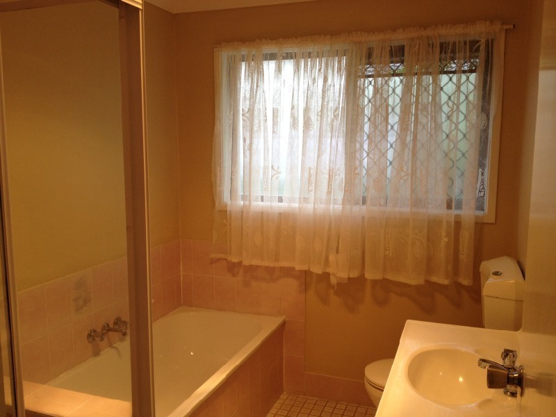 1/25 Nina Parade, Arundel QLD 4214