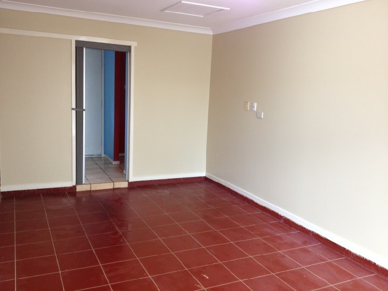 1/25 Nina Parade, Arundel QLD 4214