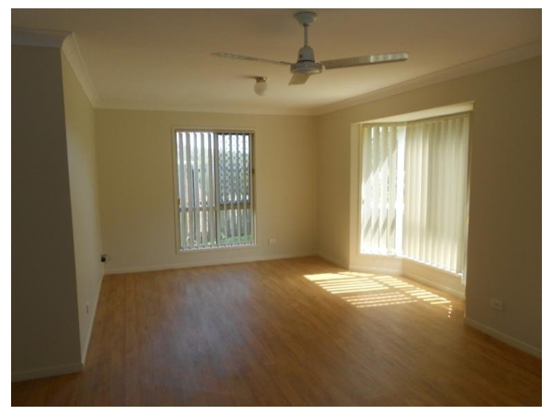 4 Pinemount Crescent, Gaven QLD 4211