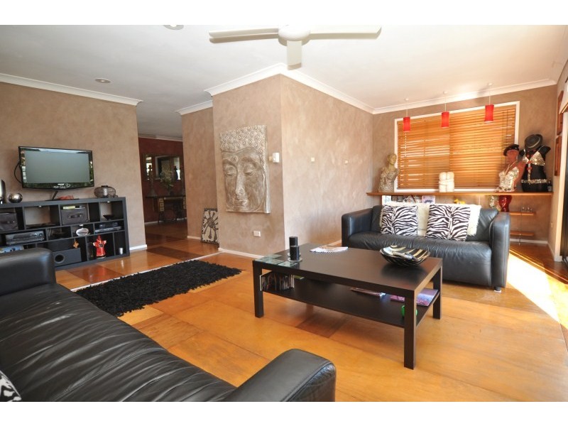 28 Jingella Street, Hope Island QLD 4212