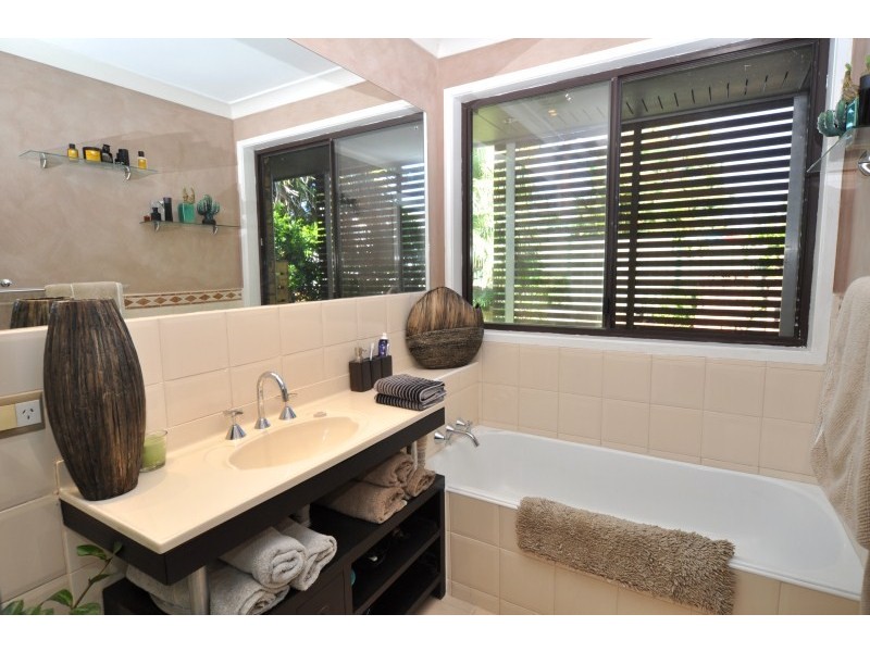 28 Jingella Street, Hope Island QLD 4212