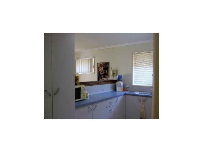 2/8 Ash Court, Arundel QLD 4214