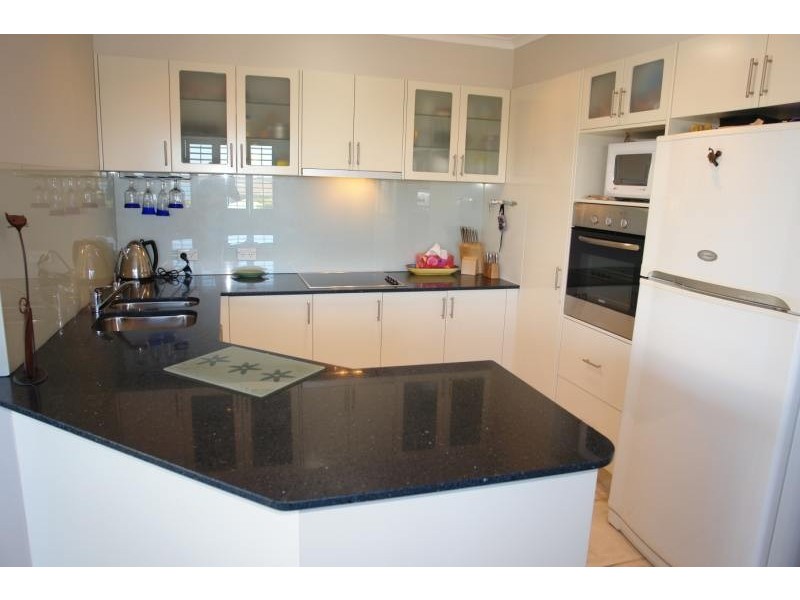 16/14 Jennifer Avenue, Runaway Bay QLD 4216