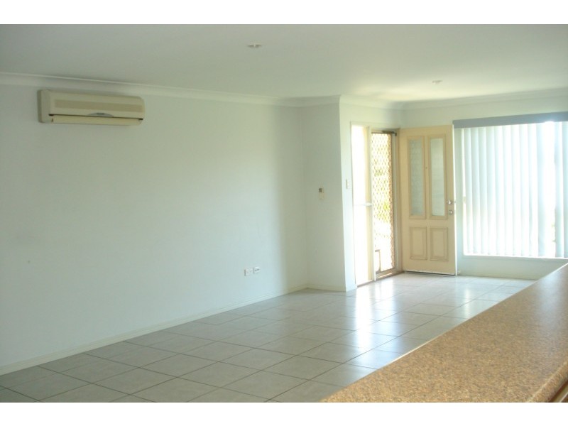 2/13 Carolyn Street, Upper Coomera QLD 4209