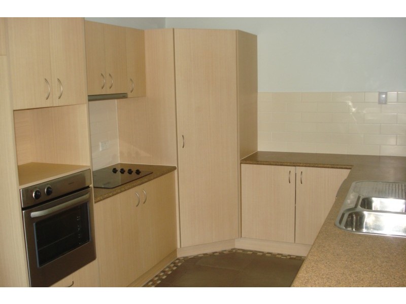 2/13 Carolyn Street, Upper Coomera QLD 4209