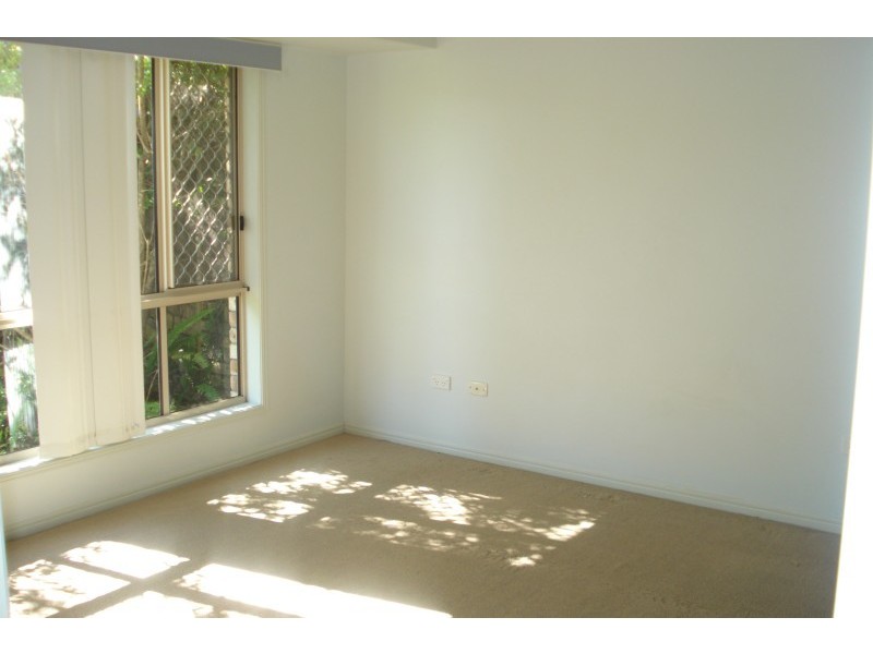 2/13 Carolyn Street, Upper Coomera QLD 4209