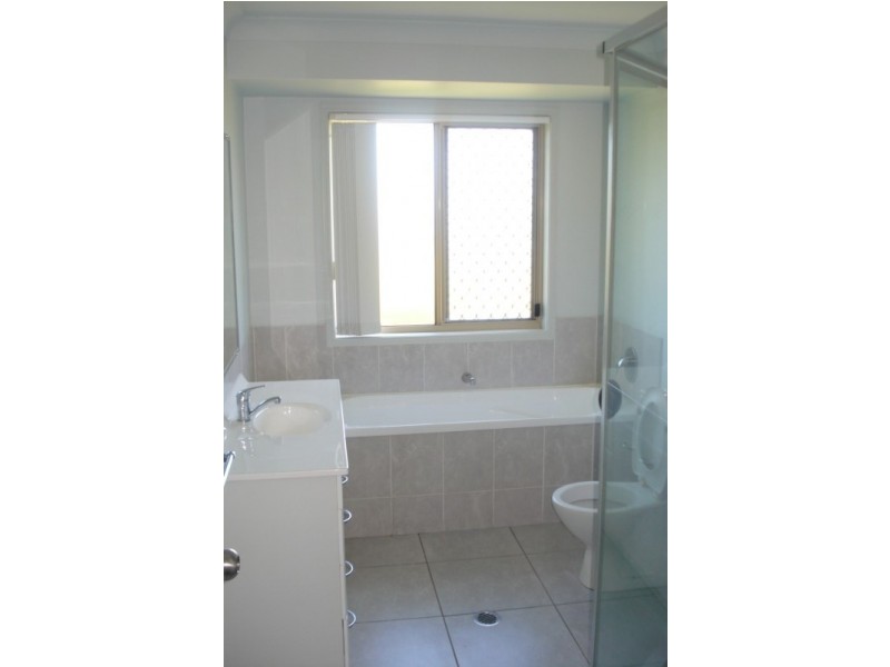 2/13 Carolyn Street, Upper Coomera QLD 4209