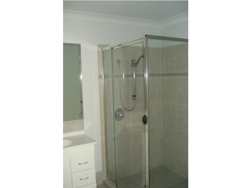 2/13 Carolyn Street, Upper Coomera QLD 4209