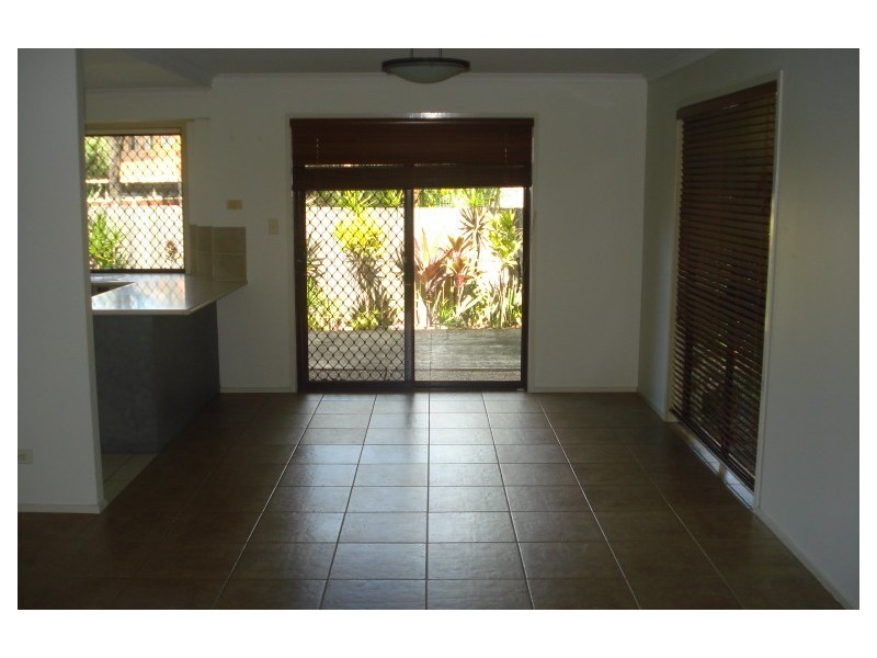 4/212 Central Street, Labrador QLD 4215