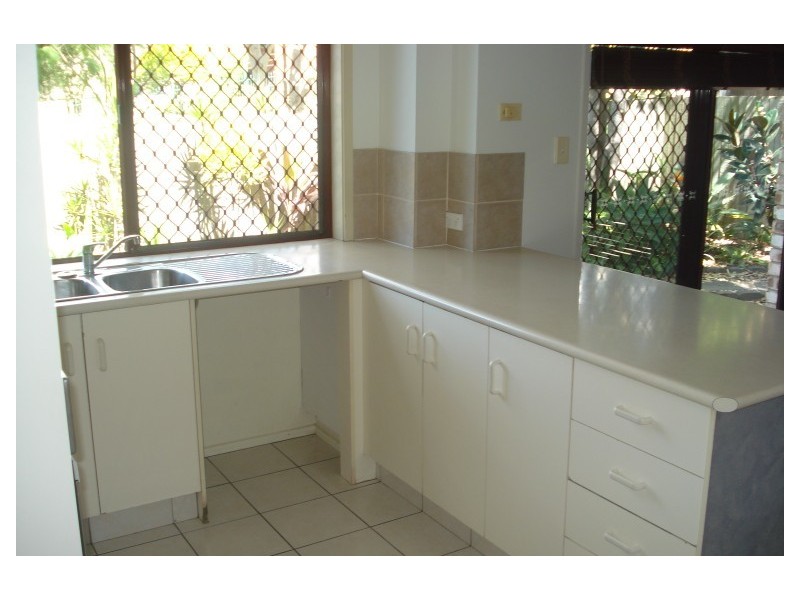 4/212 Central Street, Labrador QLD 4215