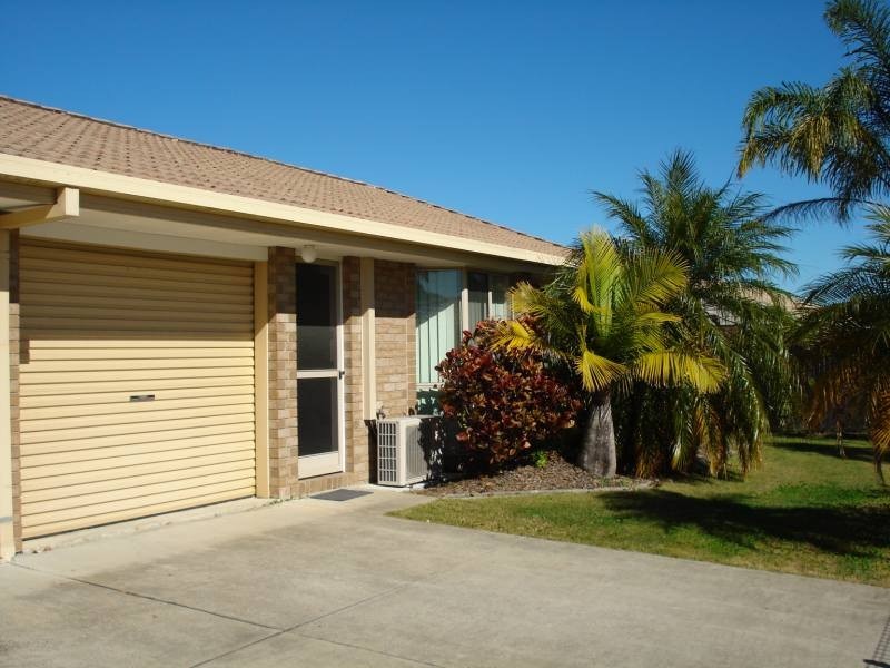 2/10 Freeman Street, Labrador QLD 4215