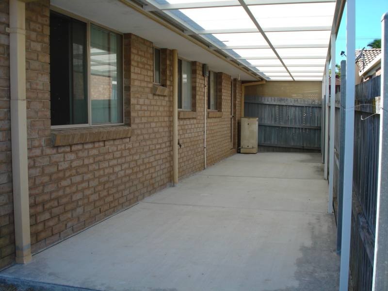 2/10 Freeman Street, Labrador QLD 4215