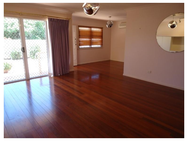 1/18  Proud Street, Labrador QLD 4215