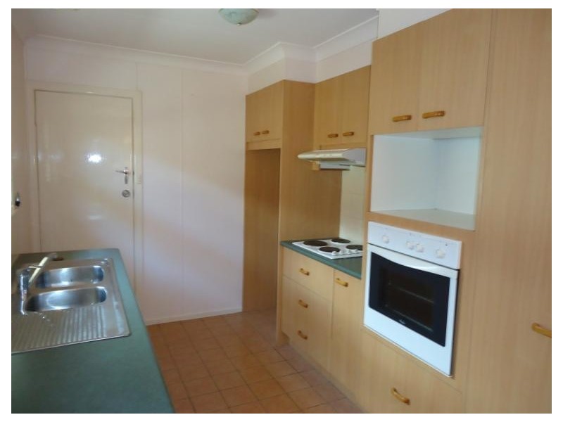 1/18  Proud Street, Labrador QLD 4215