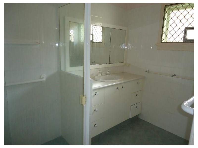 1/18  Proud Street, Labrador QLD 4215