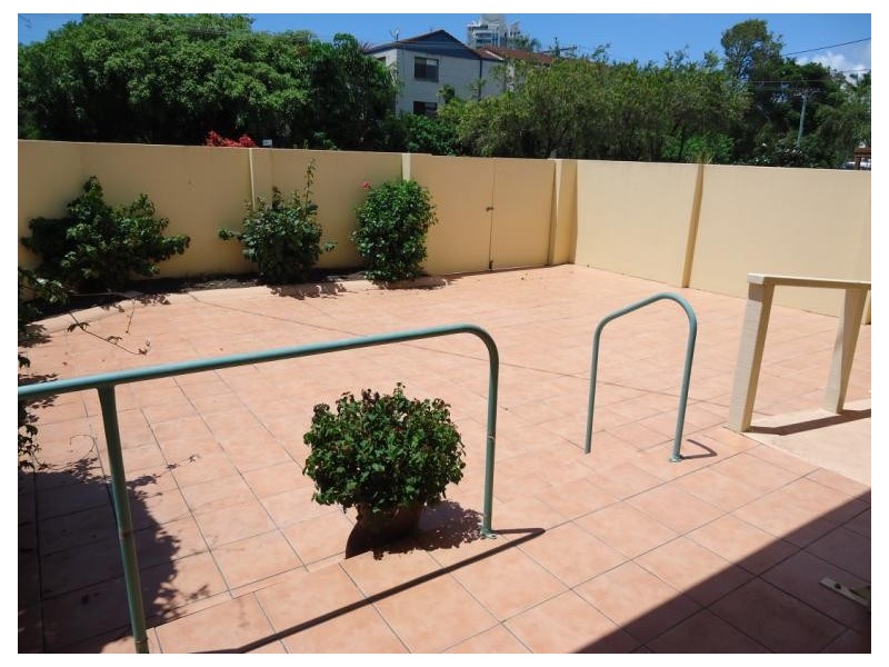 1/18  Proud Street, Labrador QLD 4215