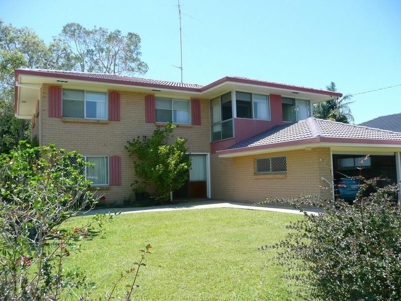 9 Goss Avenue, Labrador QLD 4215