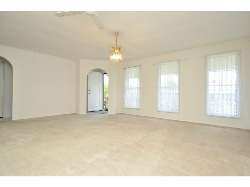 138 Olsen Avenue, Arundel QLD 4214